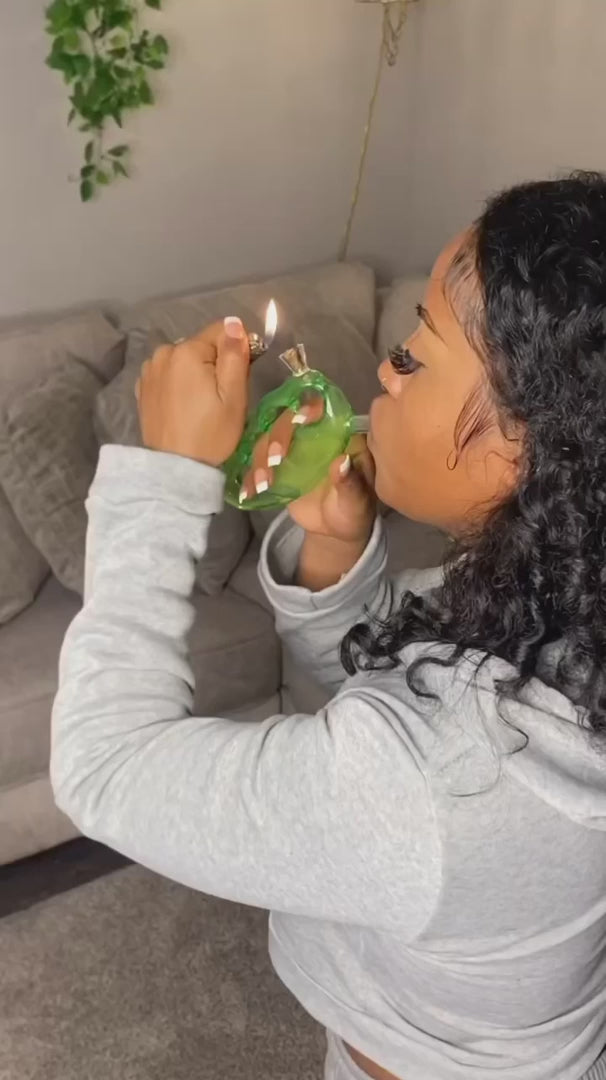 Knuckle Glass Water Pipe – Premium Quality